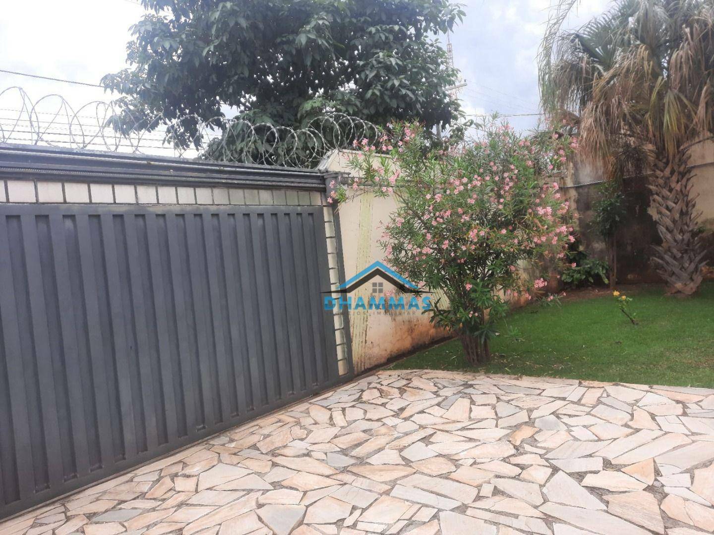 Casa à venda com 3 quartos, 825M2 - Foto 2