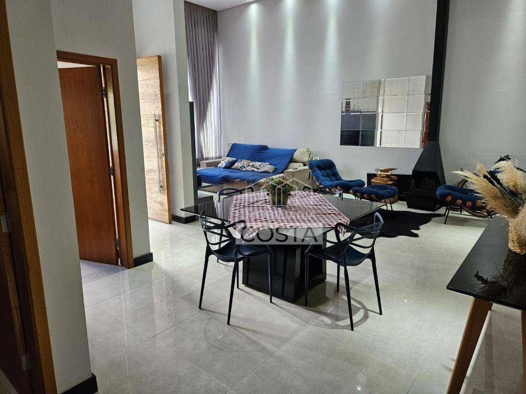 Casa de Condomínio à venda com 3 quartos, 215m² - Foto 2