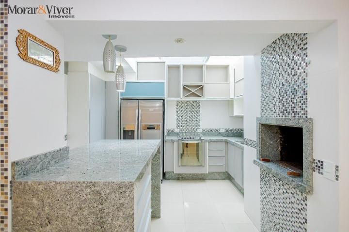 Sobrado à venda com 3 quartos, 100m² - Foto 1