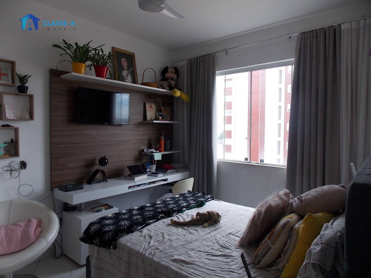 Apartamento à venda com 4 quartos, 159m² - Foto 18