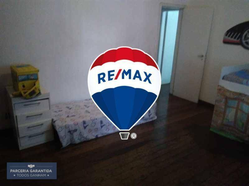 Apartamento à venda com 4 quartos, 225m² - Foto 8