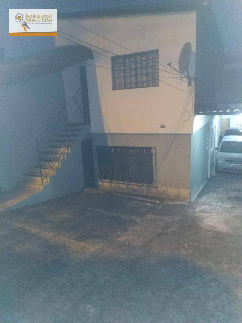 Sobrado à venda com 5 quartos, 200m² - Foto 2