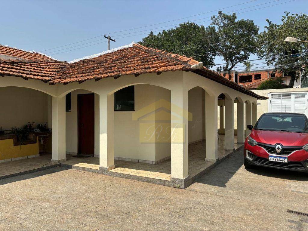 Casa para alugar com 2 quartos, 180m² - Foto 4