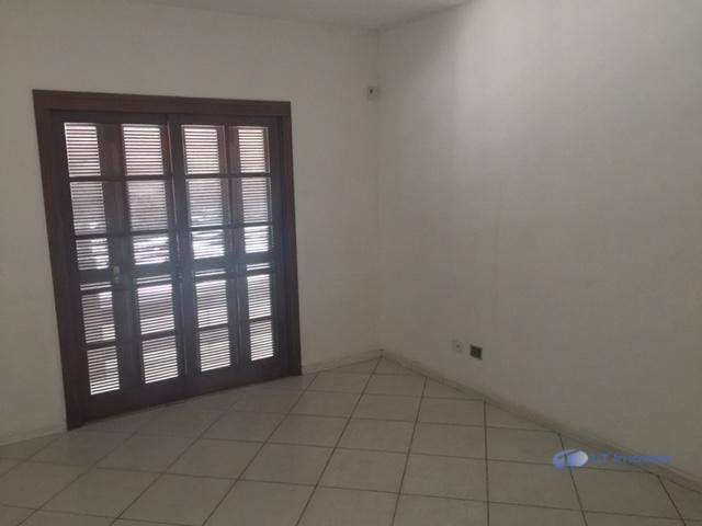 Casa à venda com 6 quartos, 260m² - Foto 16