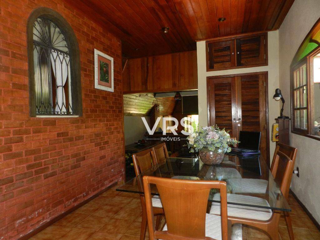 Casa à venda com 5 quartos, 256m² - Foto 11