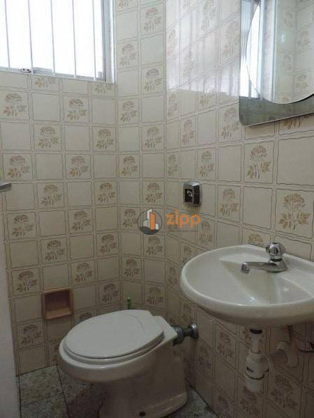 Sobrado à venda e aluguel com 3 quartos, 200m² - Foto 22