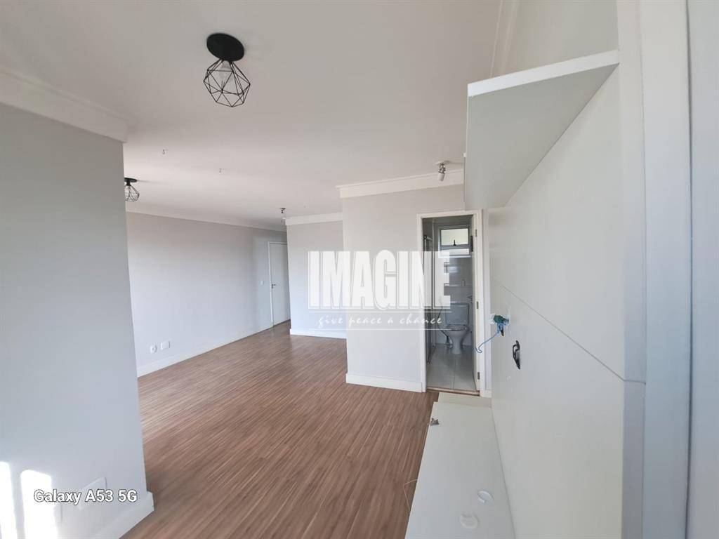 Apartamento à venda com 2 quartos, 63m² - Foto 4