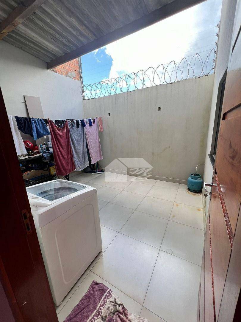 Casa à venda com 2 quartos, 1m² - Foto 13