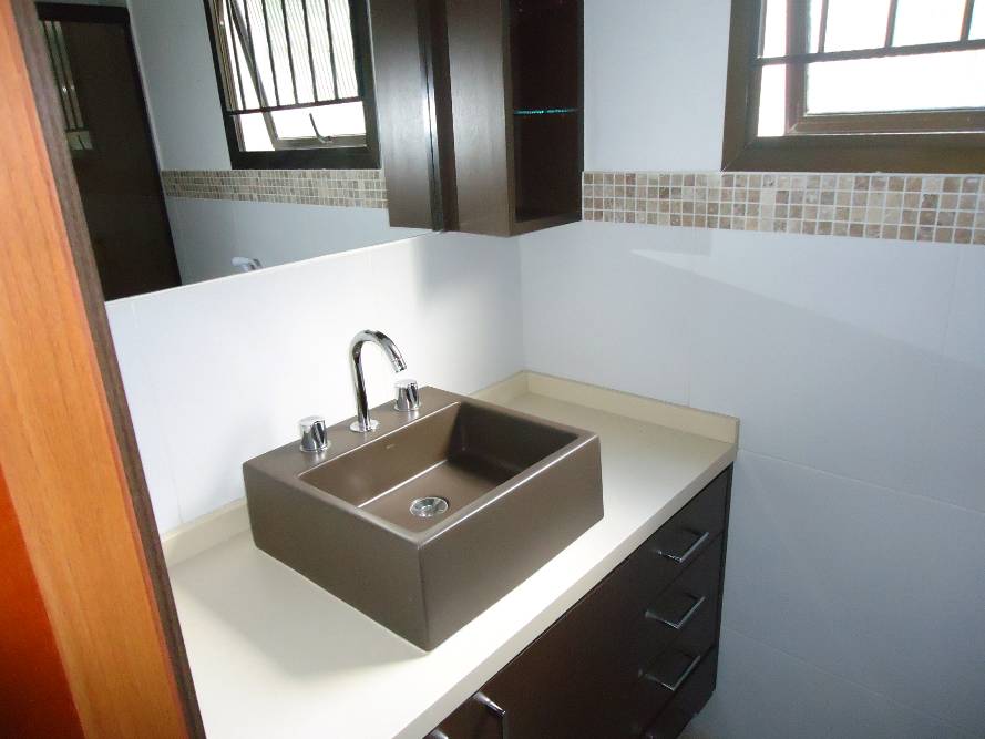 Apartamento para alugar com 3 quartos, 130m² - Foto 11