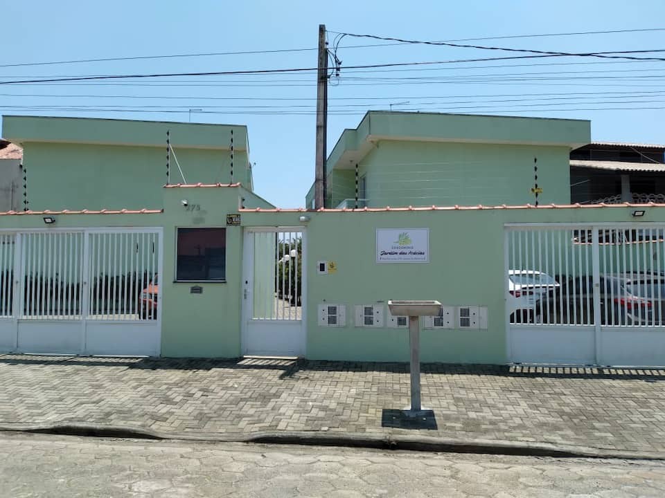 Casa à venda com 2 quartos, 71m² - Foto 1
