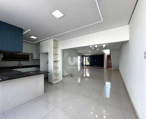 Casa à venda com 3 quartos, 211m² - Foto 5