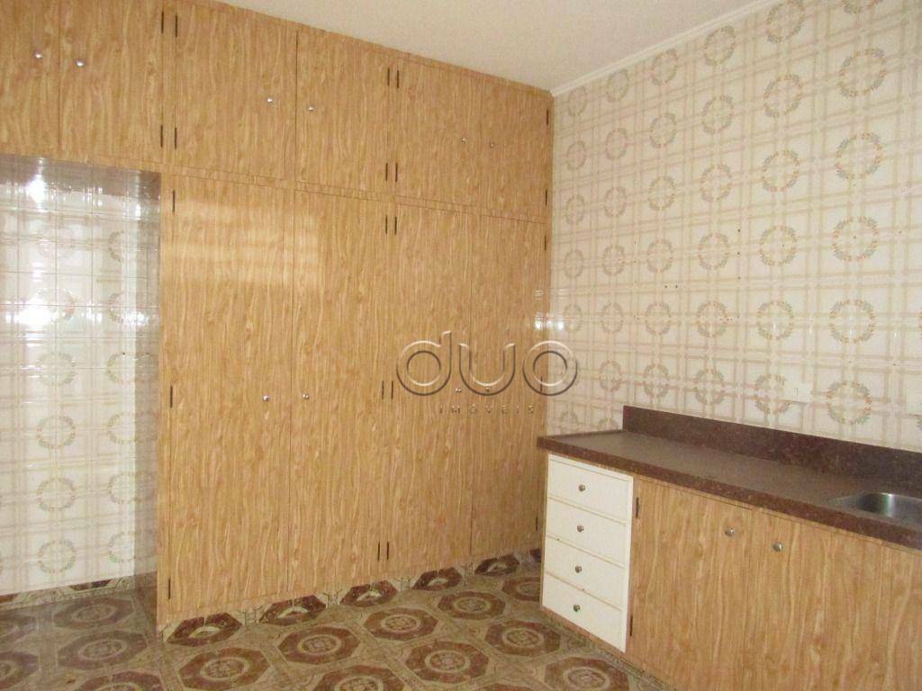 Casa para alugar com 3 quartos, 234m² - Foto 31