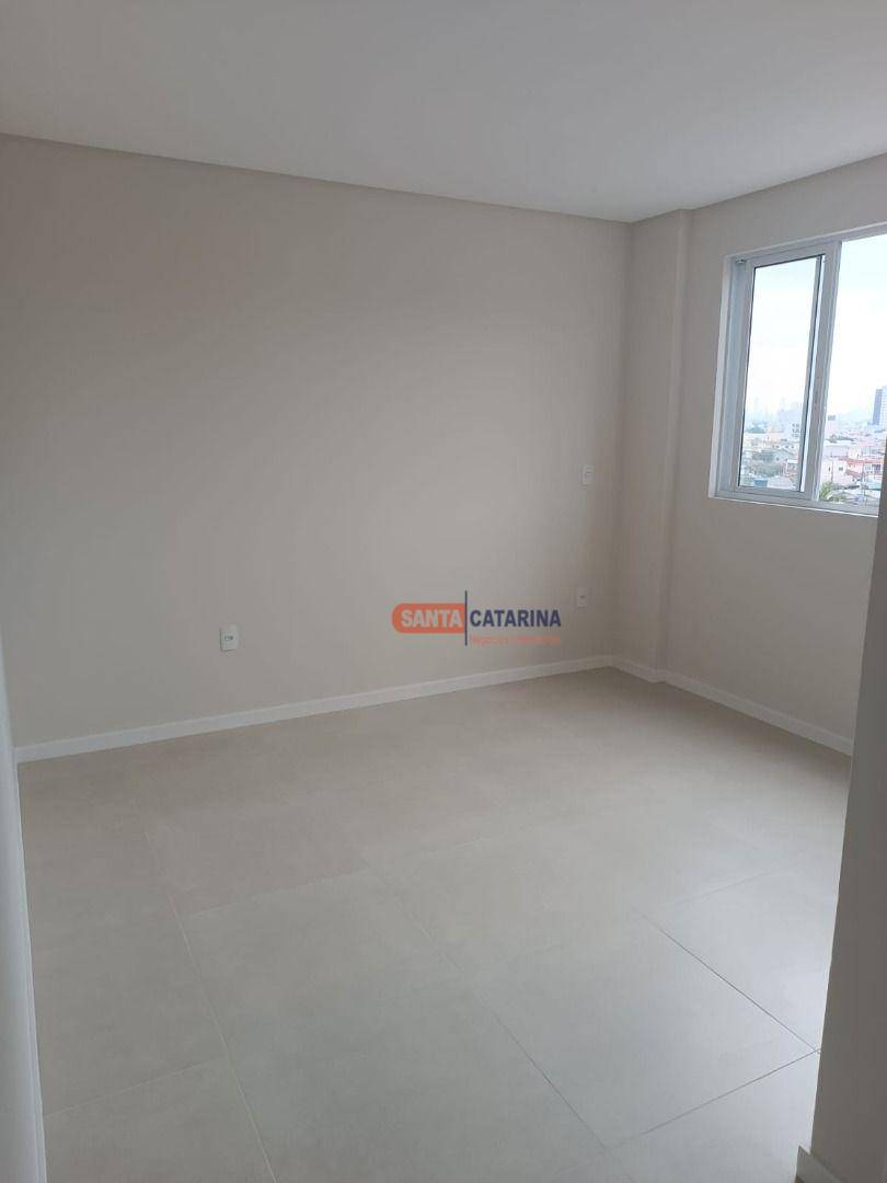 Apartamento à venda com 2 quartos, 79m² - Foto 6