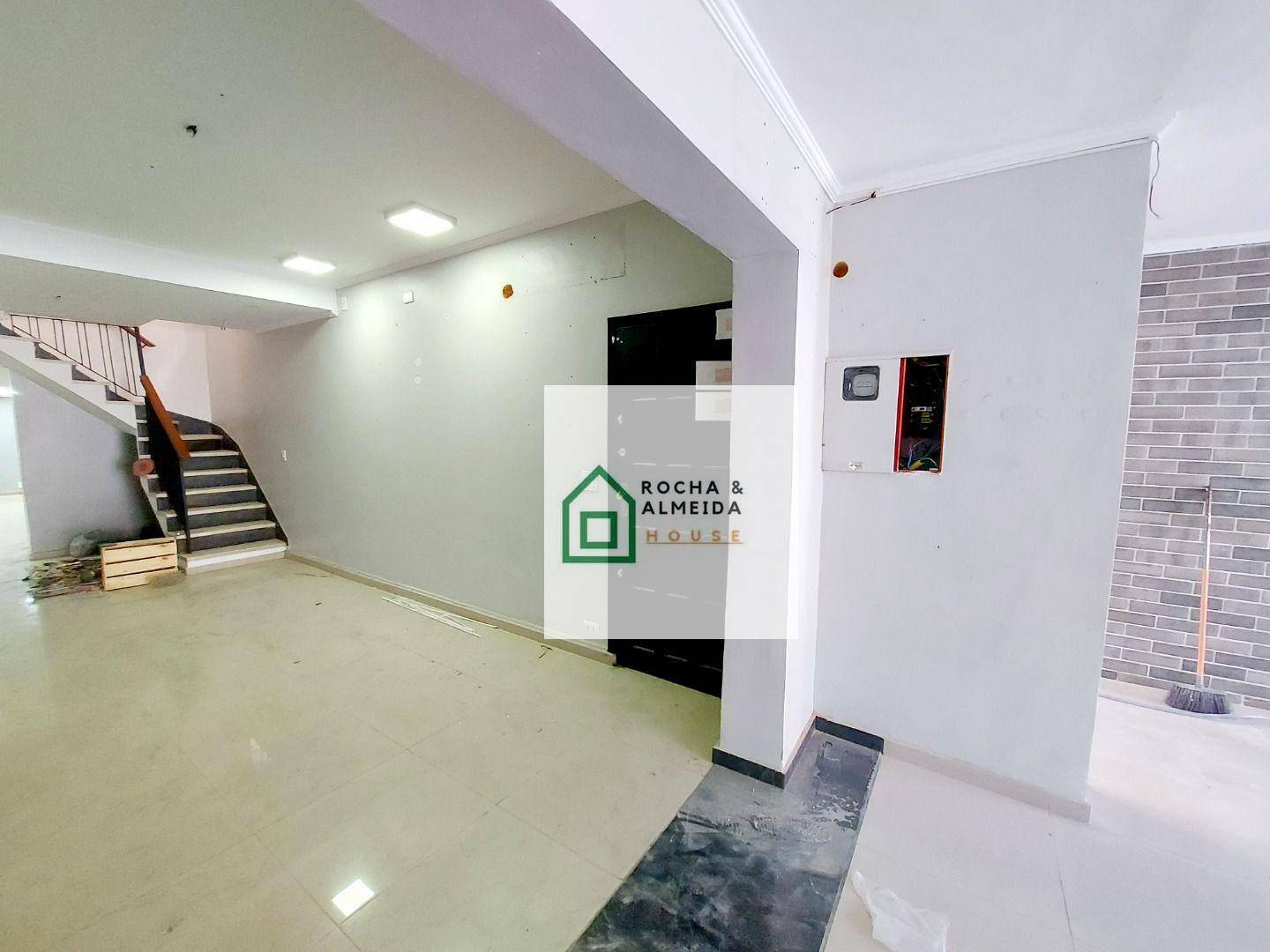 Sobrado para alugar com 2 quartos, 180m² - Foto 2