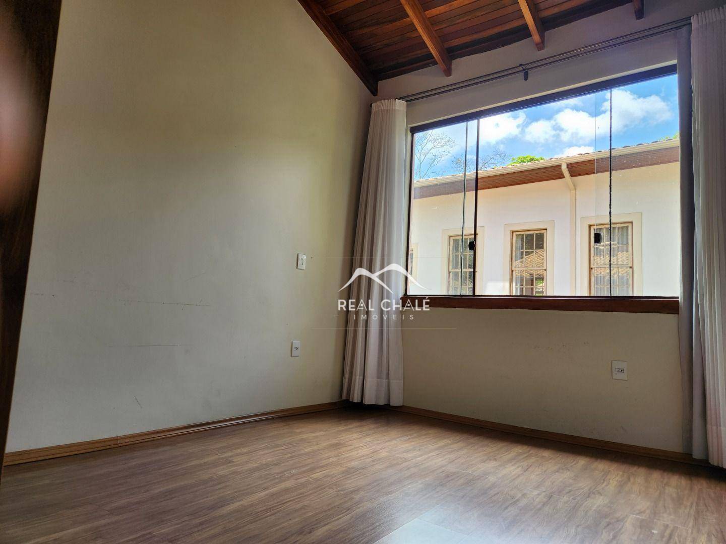 Casa de Condomínio à venda com 3 quartos, 250m² - Foto 6