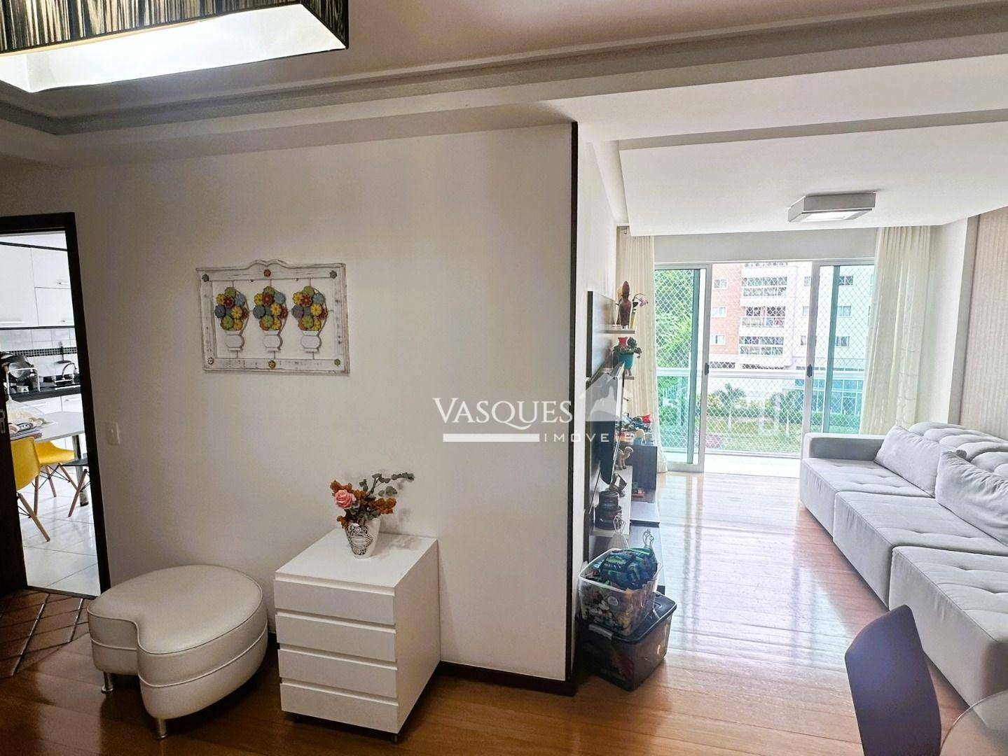 Apartamento à venda com 3 quartos, 142m² - Foto 1