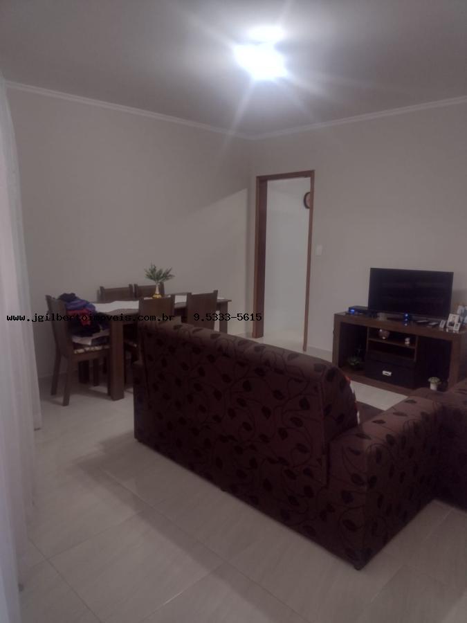 Casa à venda com 3 quartos, 140m² - Foto 1