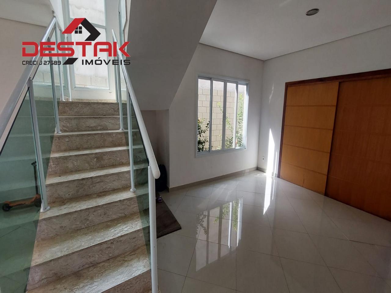 Casa para alugar com 4 quartos, 350m² - Foto 4