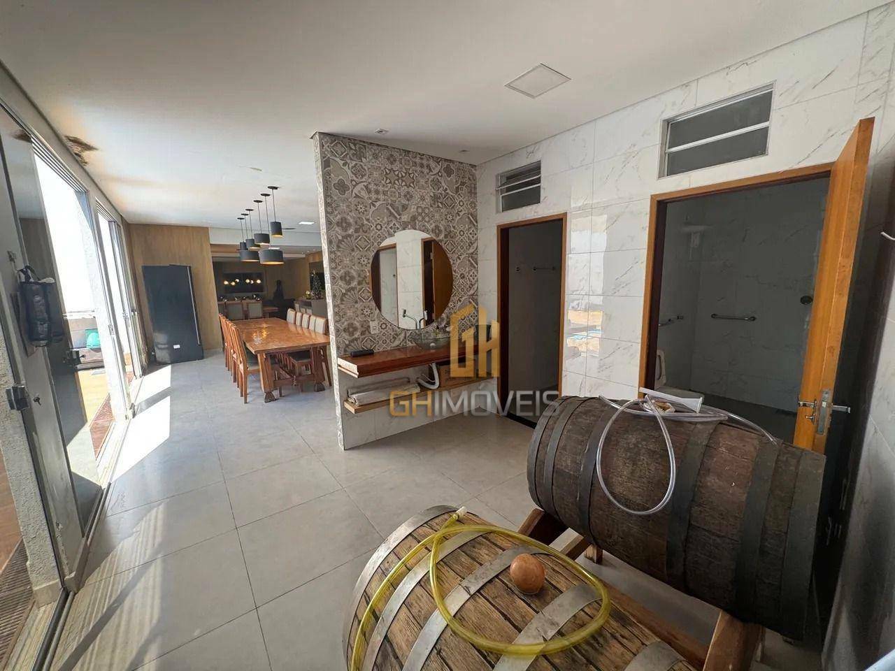 Casa à venda com 4 quartos, 302m² - Foto 2
