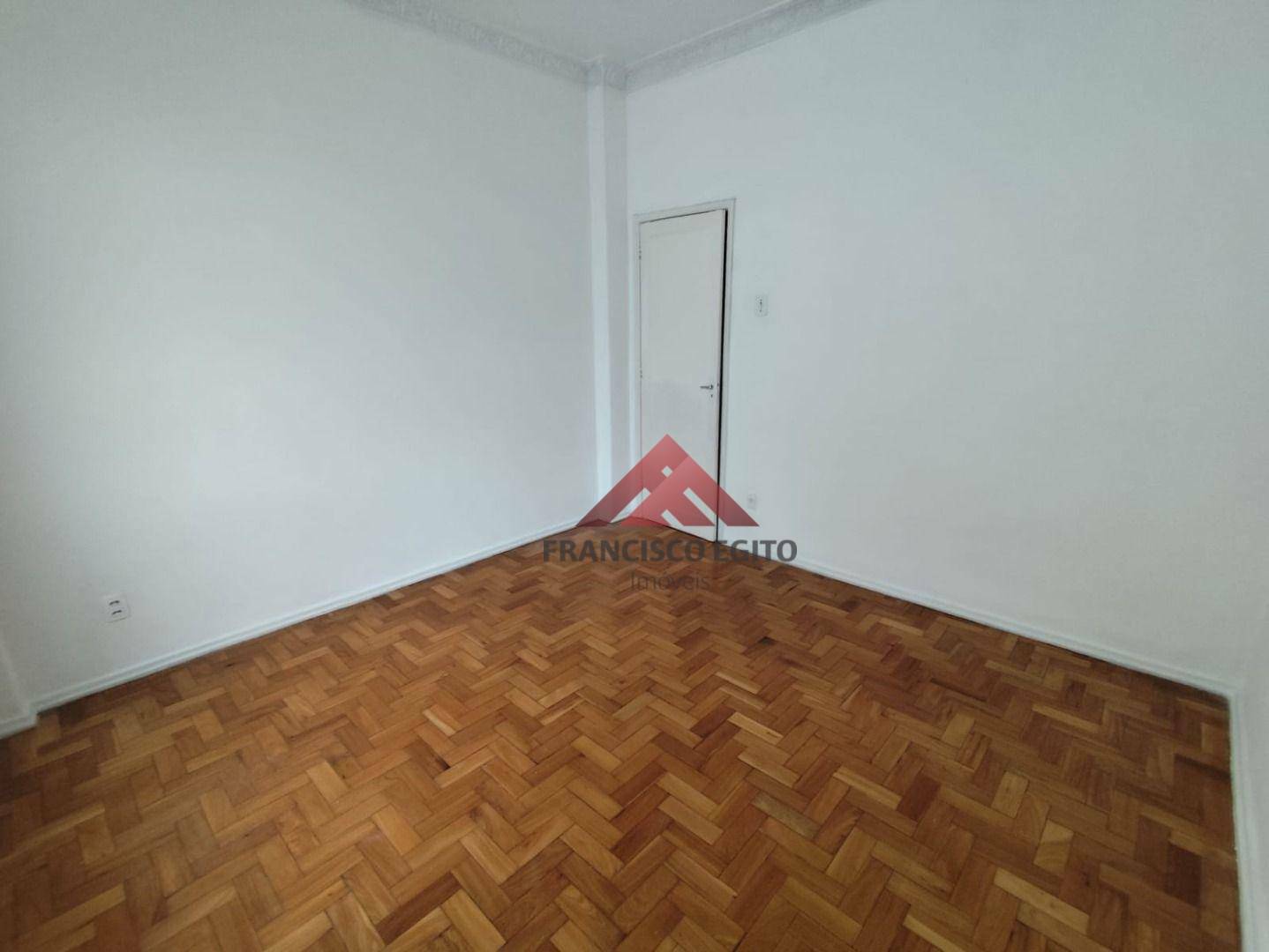 Apartamento para alugar com 2 quartos, 80m² - Foto 12