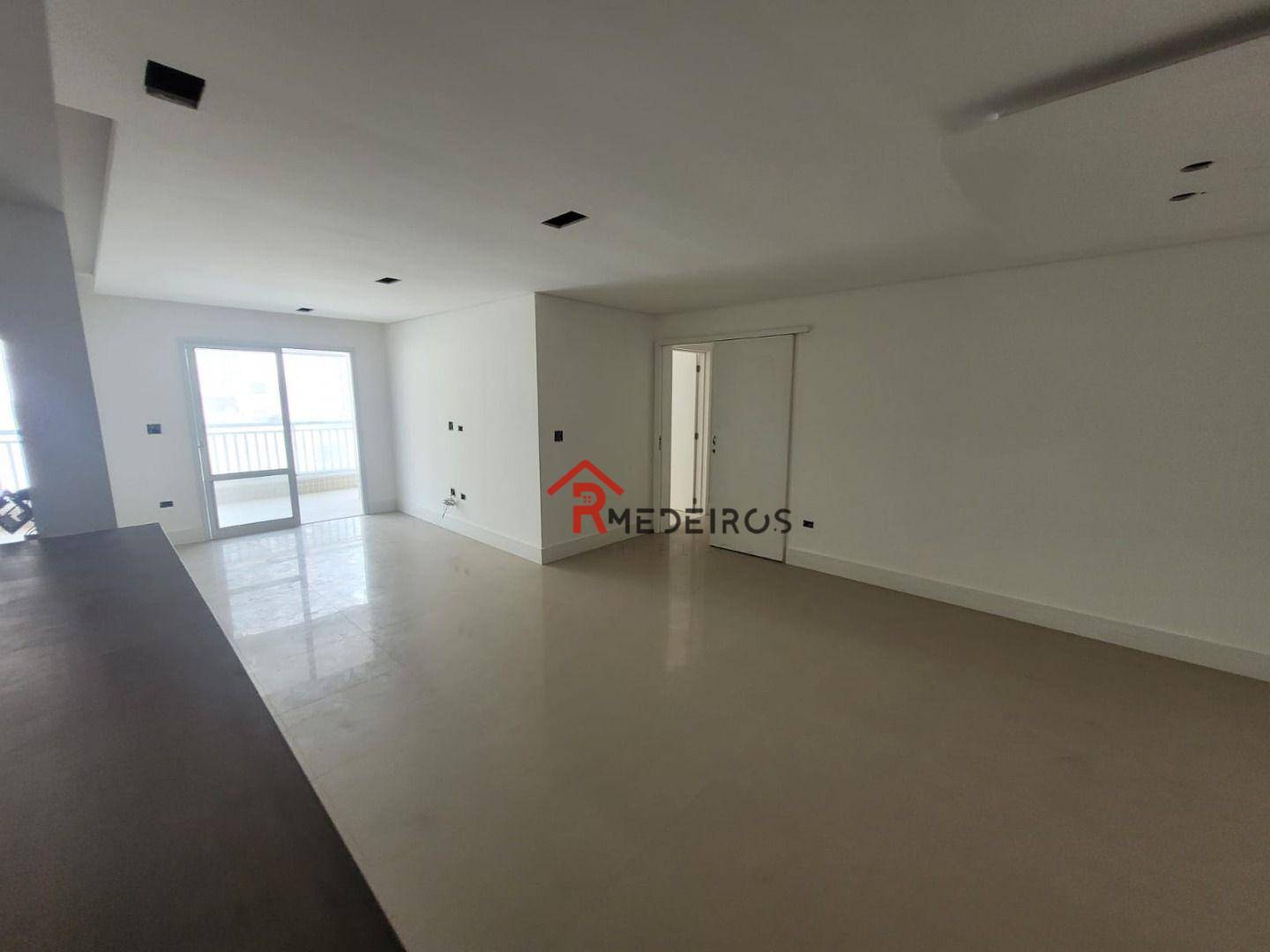 Apartamento à venda com 3 quartos, 123m² - Foto 1