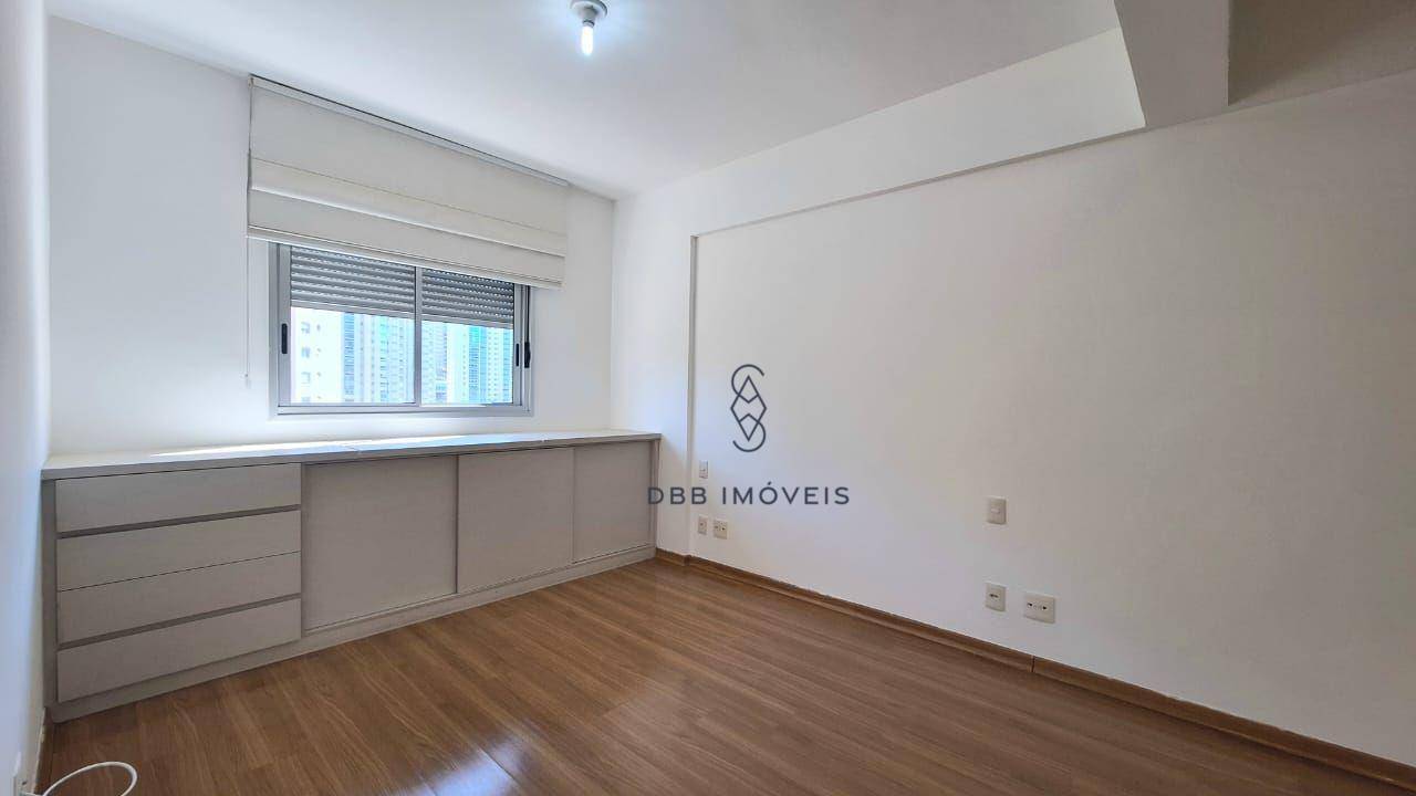 Apartamento para alugar com 3 quartos, 115m² - Foto 18