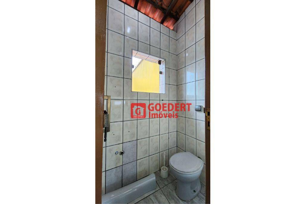 Sobrado à venda com 3 quartos, 220m² - Foto 35