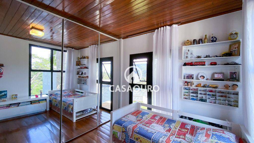 Casa de Condomínio à venda com 5 quartos, 590m² - Foto 32