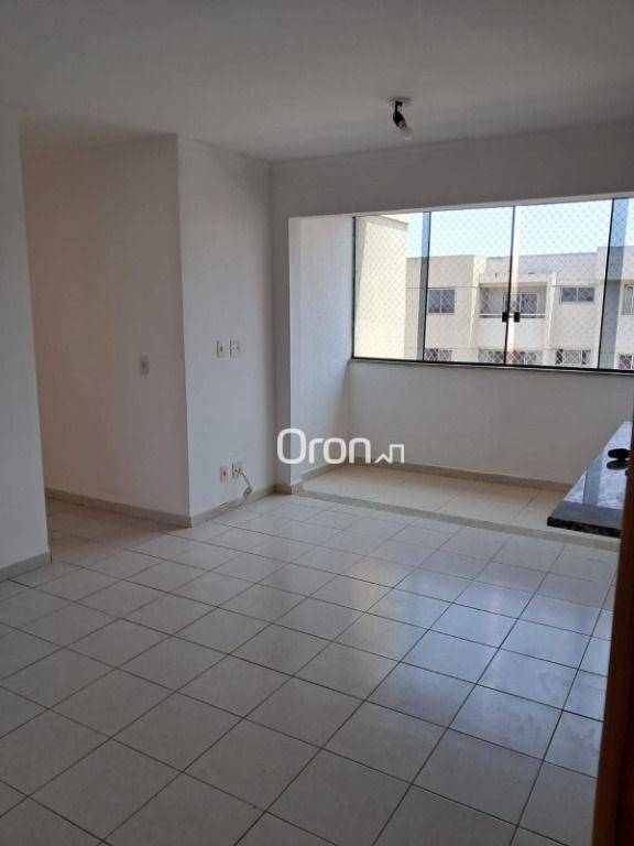 Apartamento à venda com 3 quartos, 74m² - Foto 2