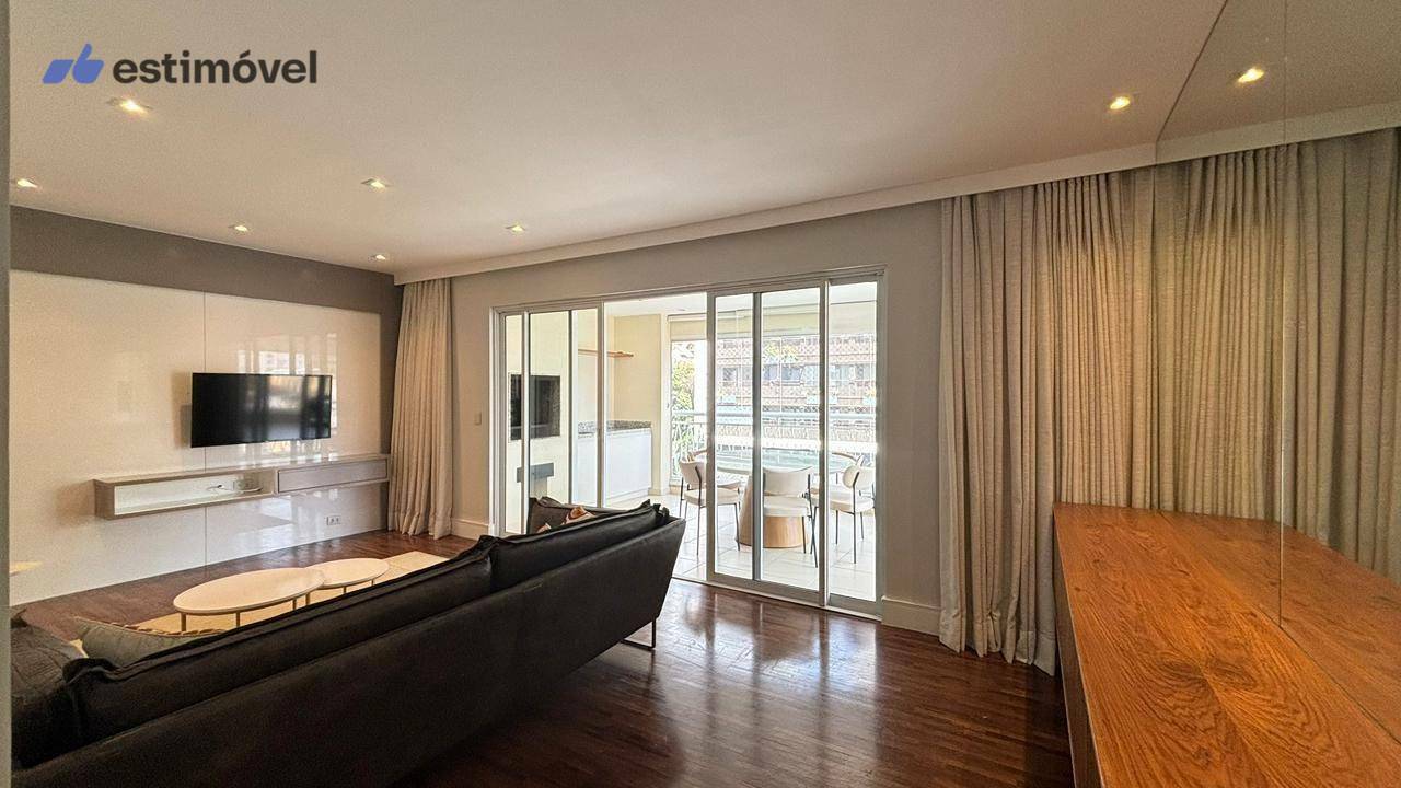 Apartamento para alugar com 3 quartos, 135m² - Foto 6