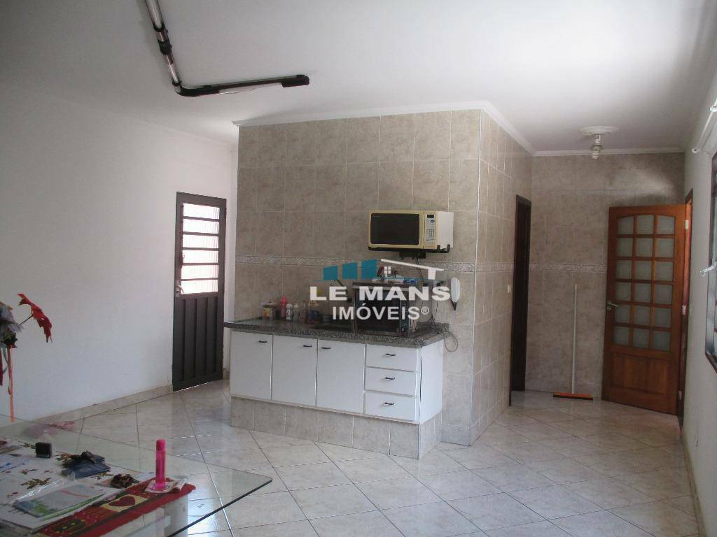 Casa à venda com 2 quartos, 220m² - Foto 11