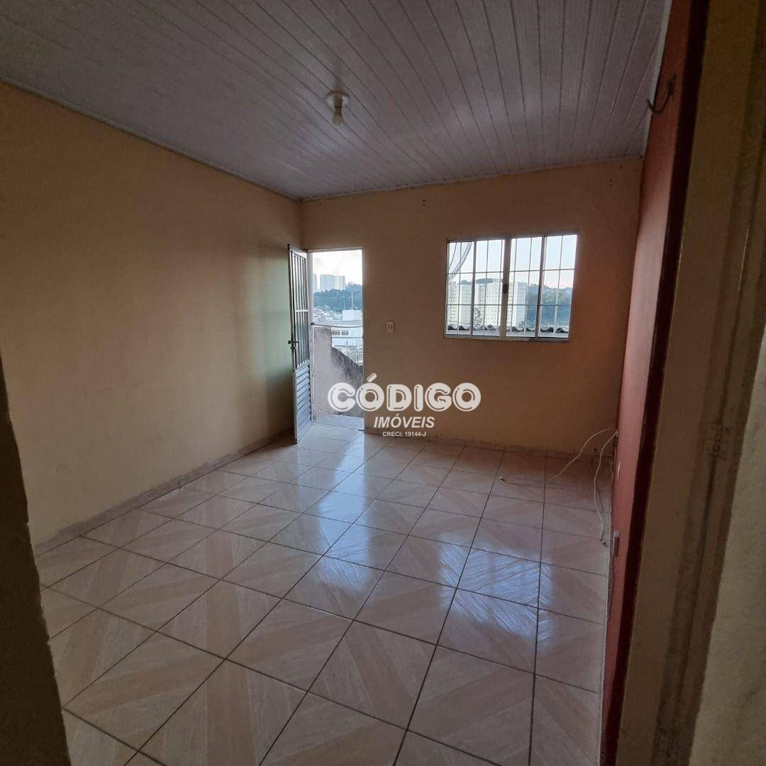 Casa para alugar com 2 quartos, 55m² - Foto 3