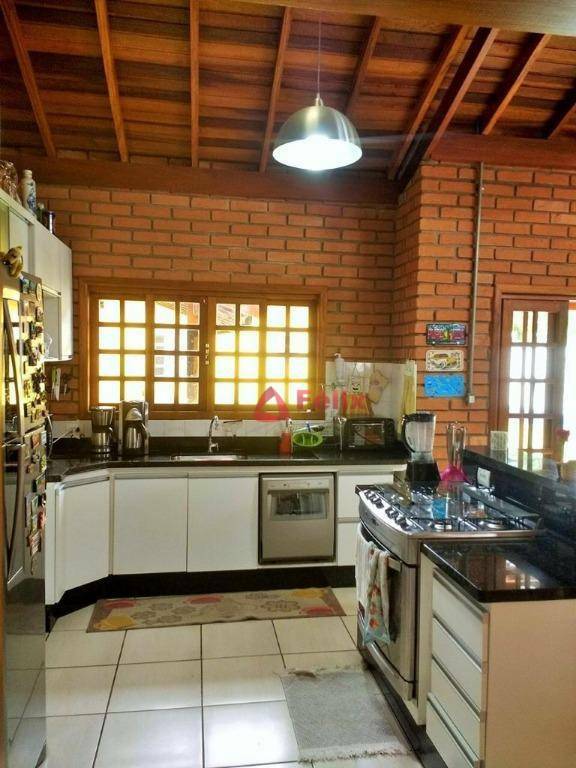 Casa à venda com 2 quartos, 1m² - Foto 4