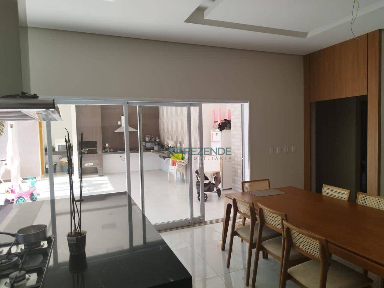 Casa à venda com 3 quartos, 218m² - Foto 19