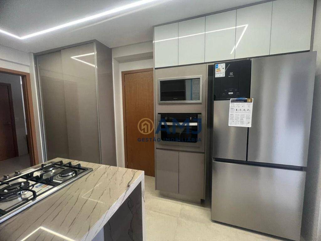 Apartamento à venda com 3 quartos, 226m² - Foto 10