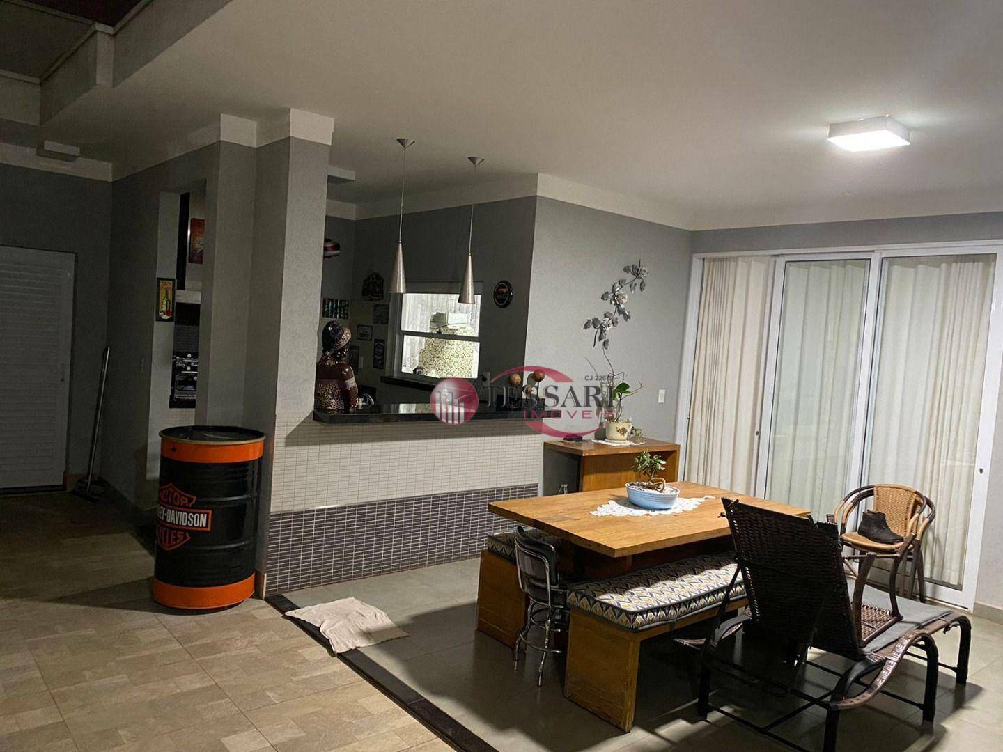 Casa para alugar com 3 quartos, 300m² - Foto 18