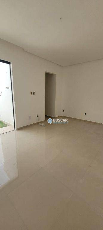 Casa à venda com 3 quartos, 66m² - Foto 9