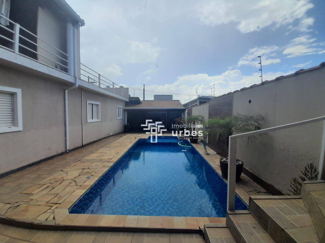 Casa à venda com 3 quartos, 200m² - Foto 3