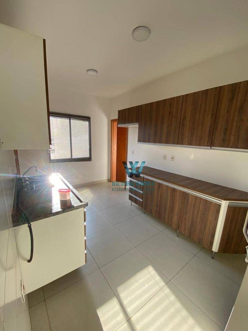 Casa à venda com 3 quartos, 160m² - Foto 4