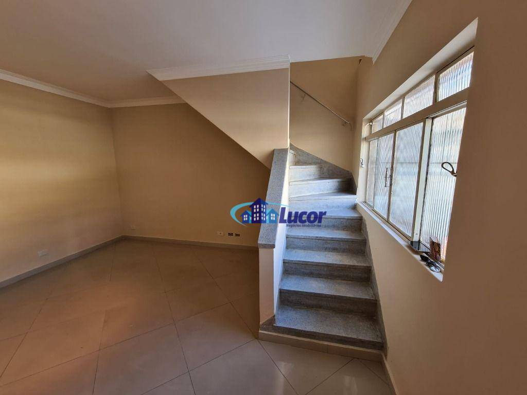 Sobrado para alugar com 2 quartos, 75m² - Foto 3