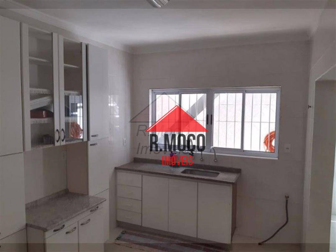 Sobrado à venda com 2 quartos, 216m² - Foto 3