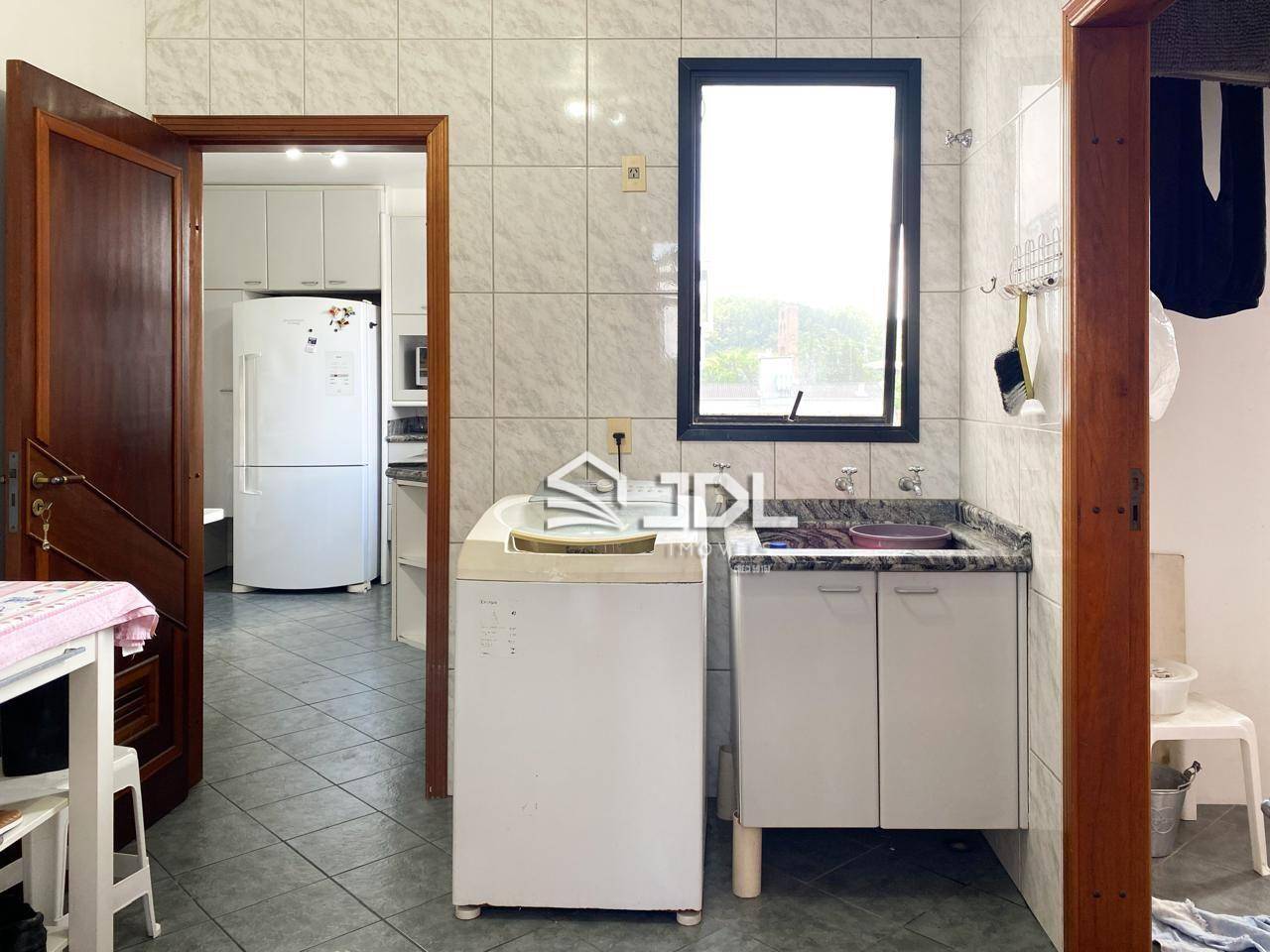 Apartamento à venda com 3 quartos, 134m² - Foto 31