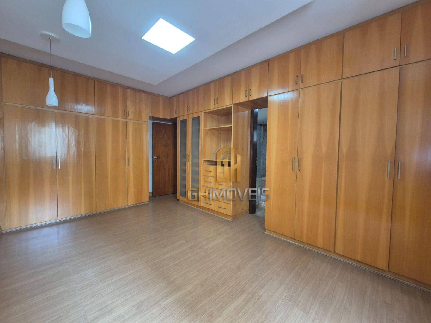 Apartamento à venda com 4 quartos, 252m² - Foto 2