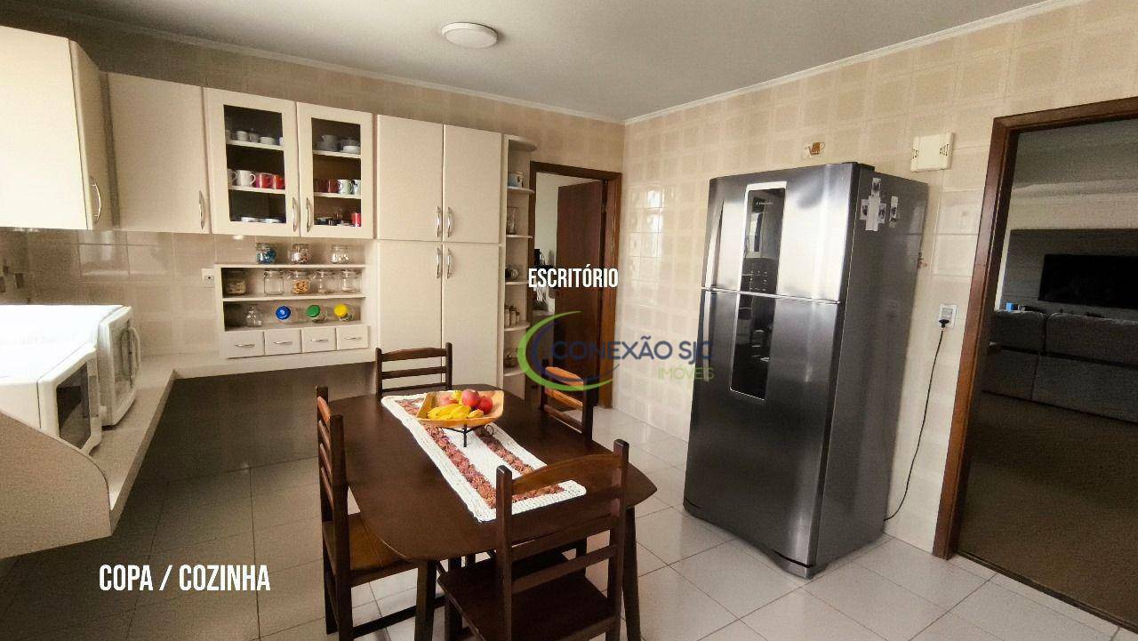 Apartamento à venda com 4 quartos, 217m² - Foto 2