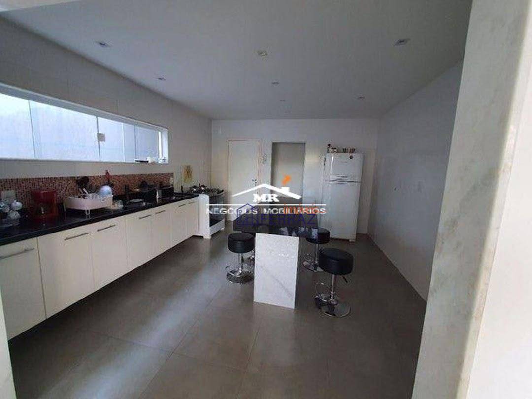 Casa à venda com 4 quartos, 500m² - Foto 4