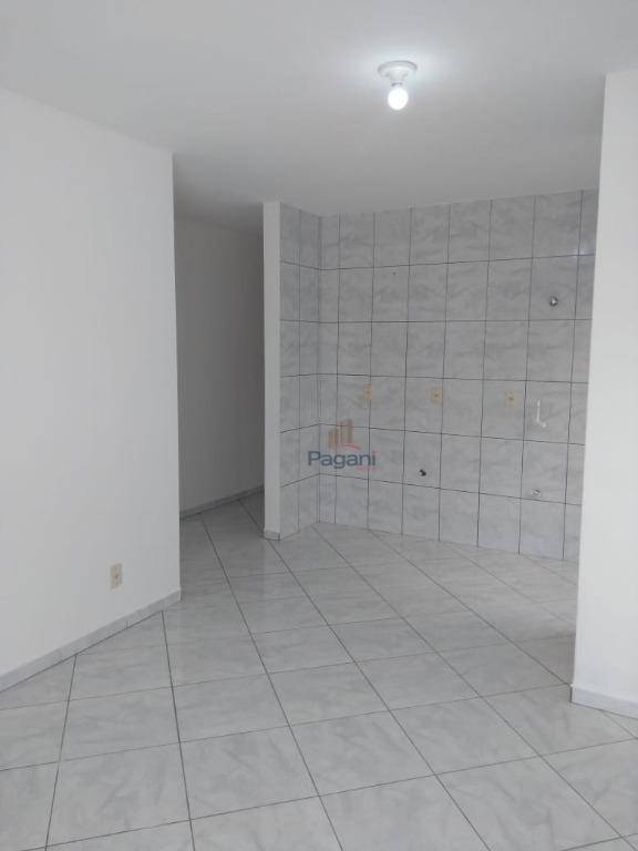 Apartamento para alugar com 2 quartos, 75m² - Foto 13