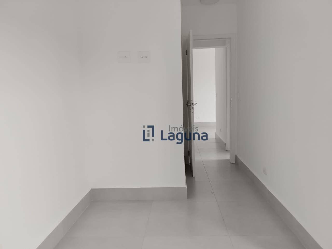 Apartamento para alugar com 2 quartos, 69m² - Foto 13