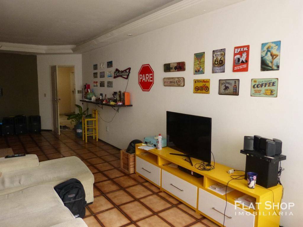 Apartamento à venda com 3 quartos, 147m² - Foto 3