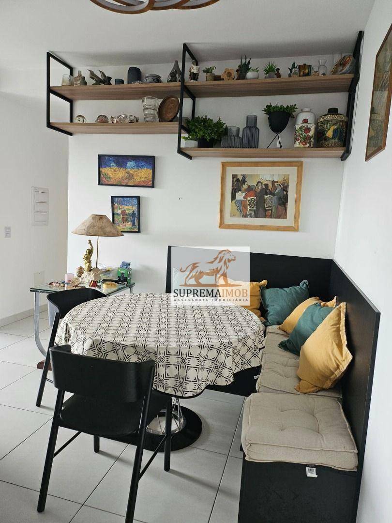 Apartamento à venda com 2 quartos, 64m² - Foto 3