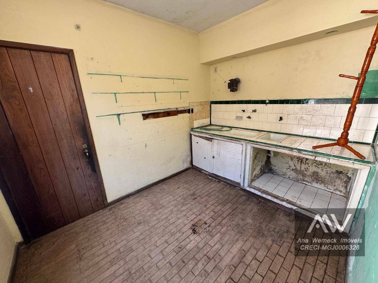 Chácara à venda com 8 quartos, 600m² - Foto 29